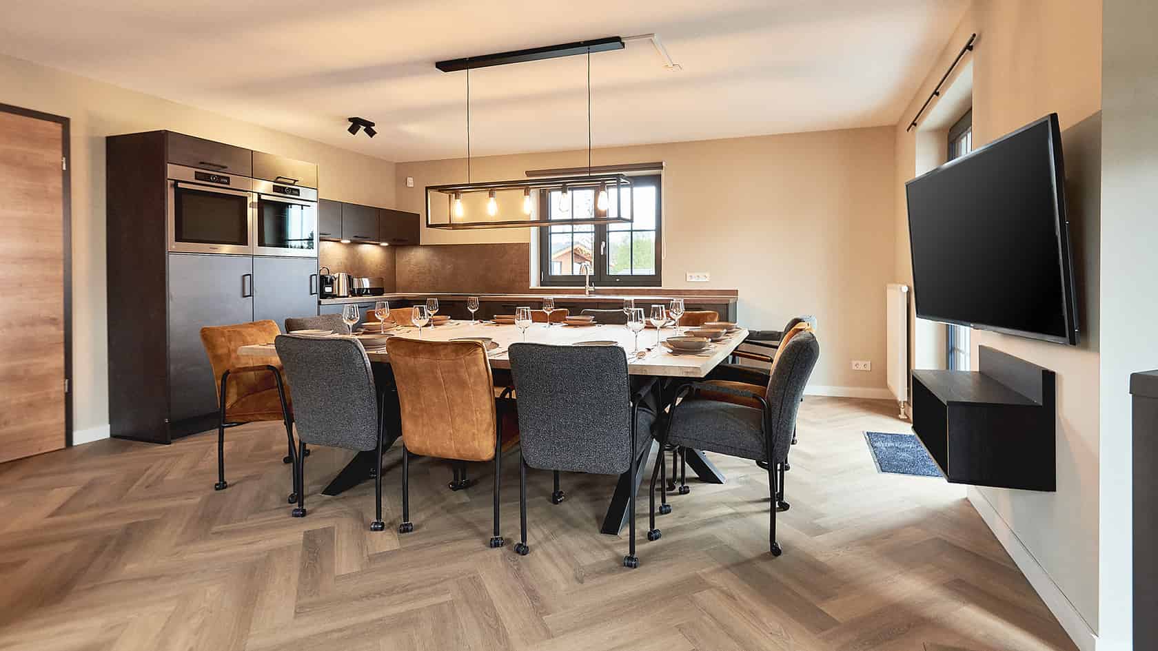Luxe en ruime 12p villa nabij piste en centrum 