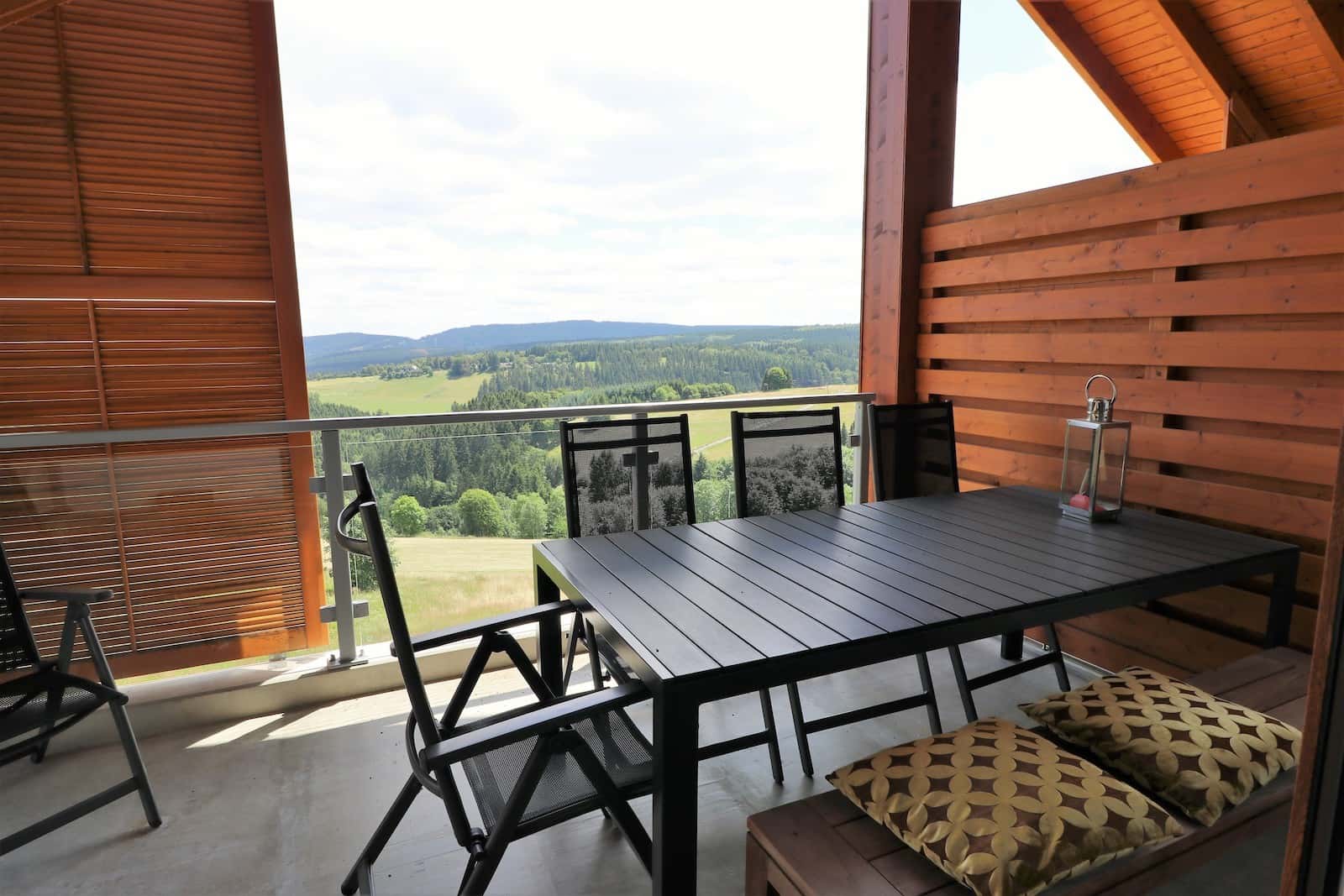 Sfeervol 6p penthouse direct aan de skipiste
