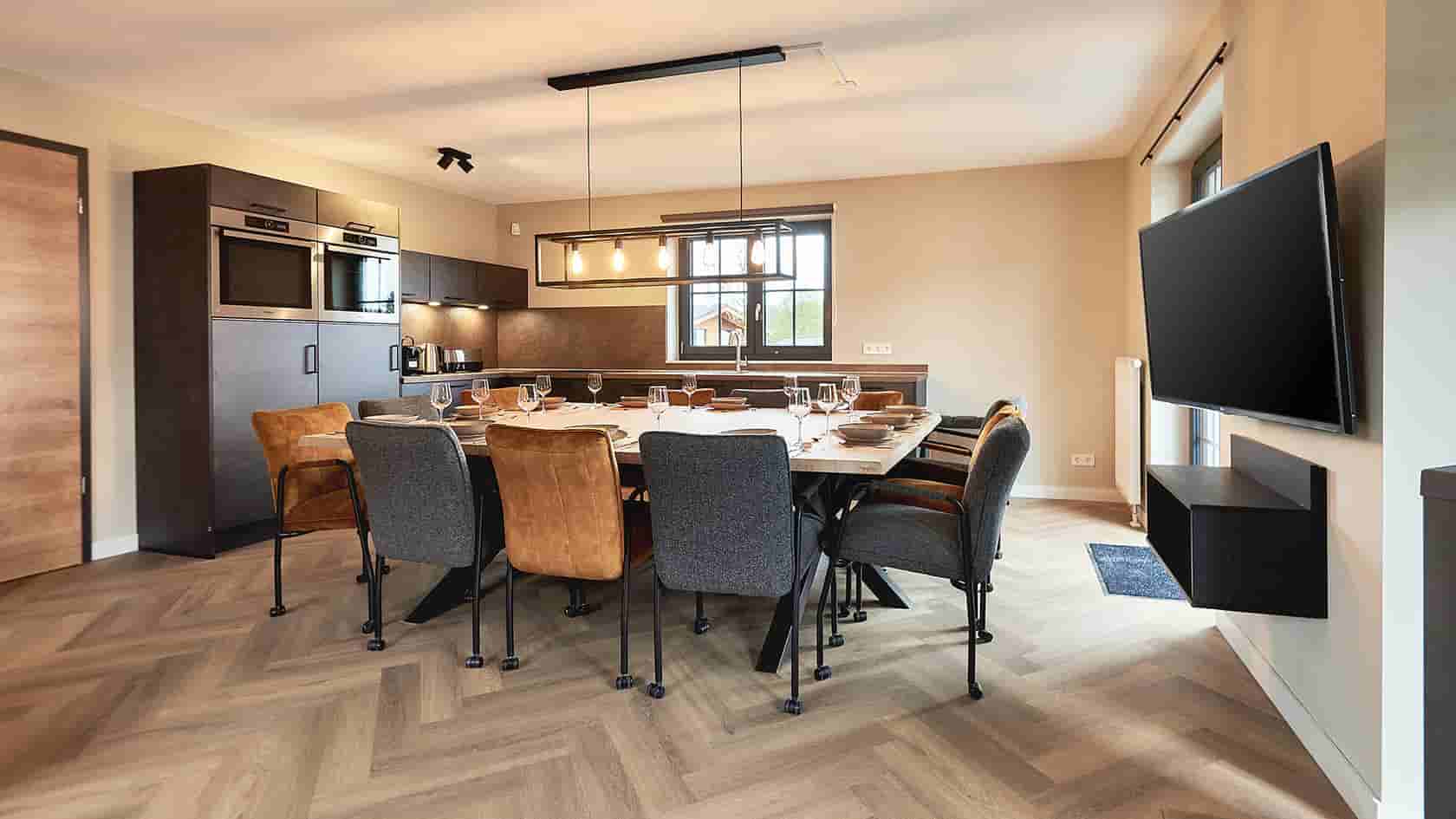 Luxe en ruime 12p villa nabij piste en centrum