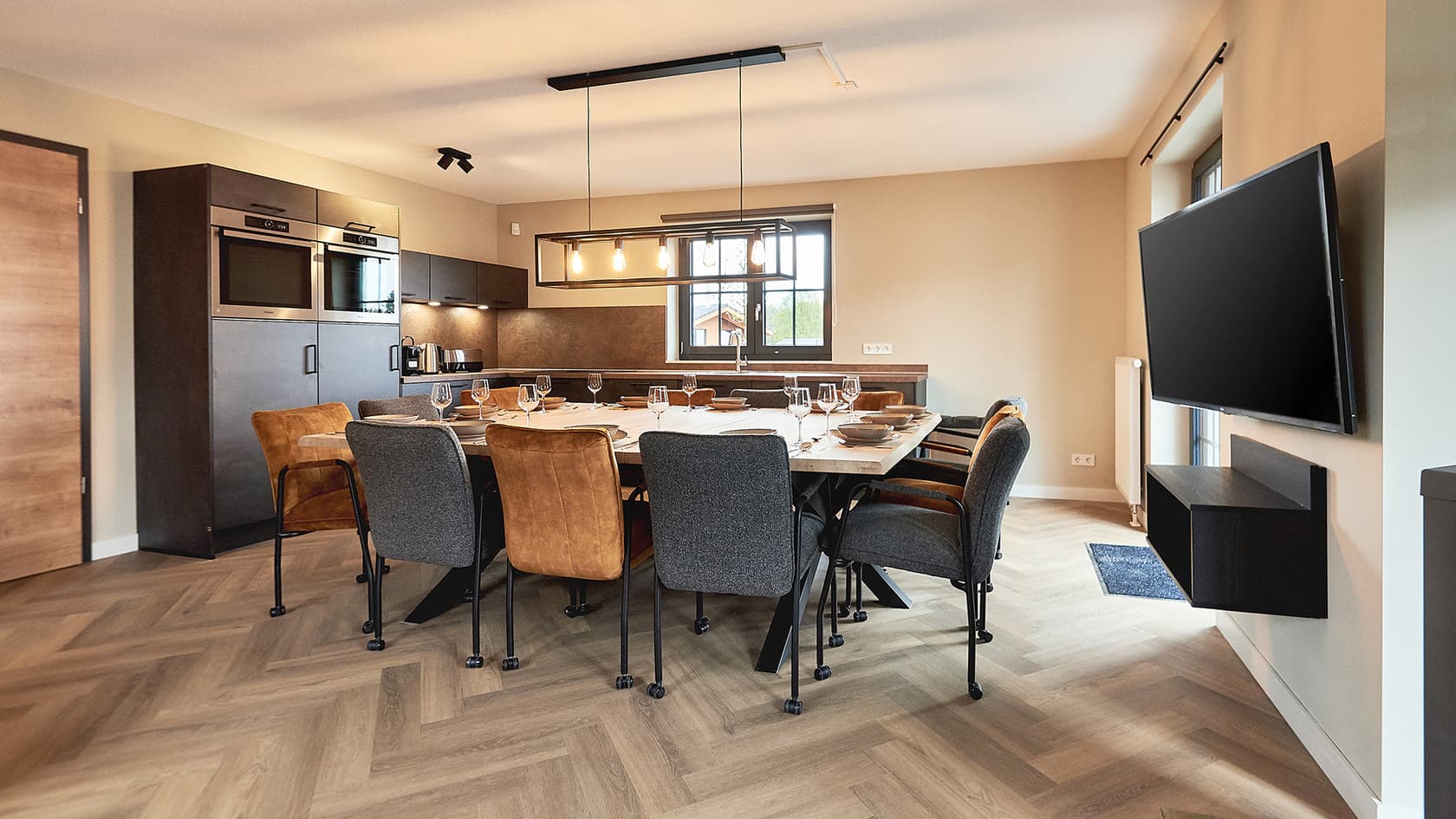 Luxe en ruime 12p villa nabij piste en centrum